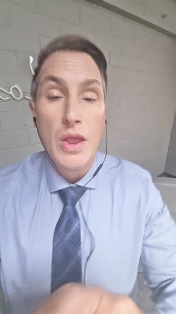@Shirtless Eddie