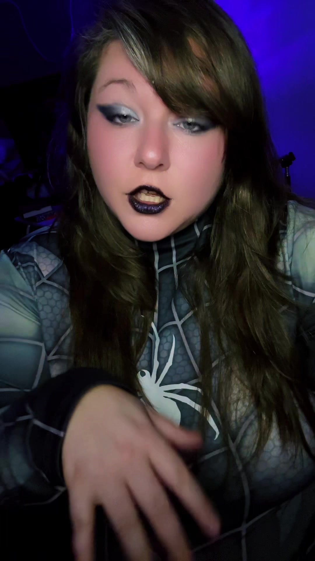 @hallochrissycat