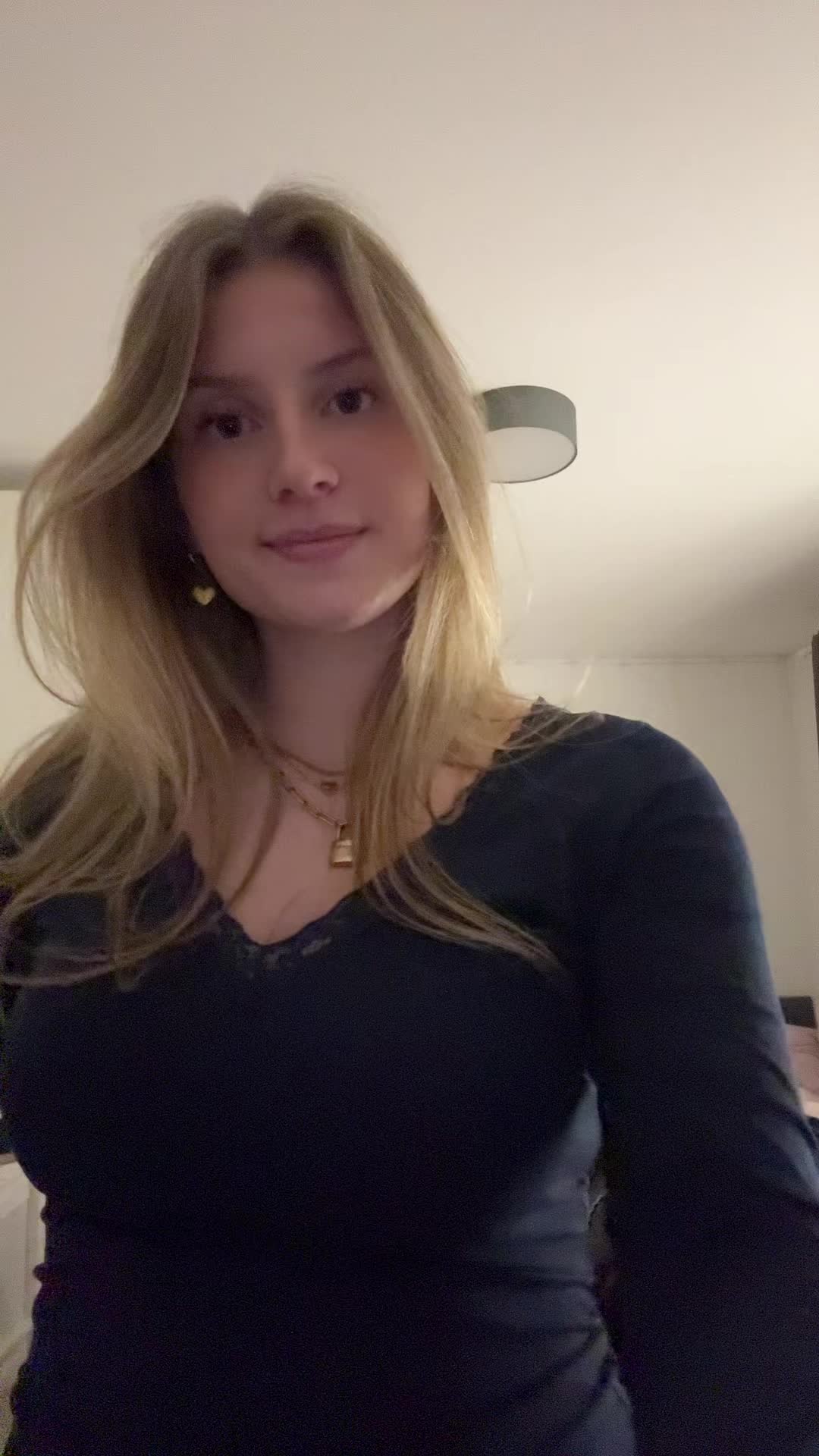 @Leni 🌟