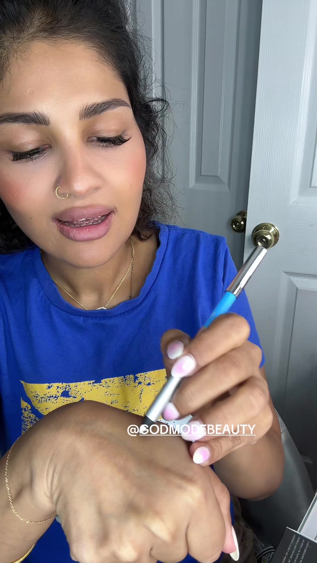 @MakeupLaveena