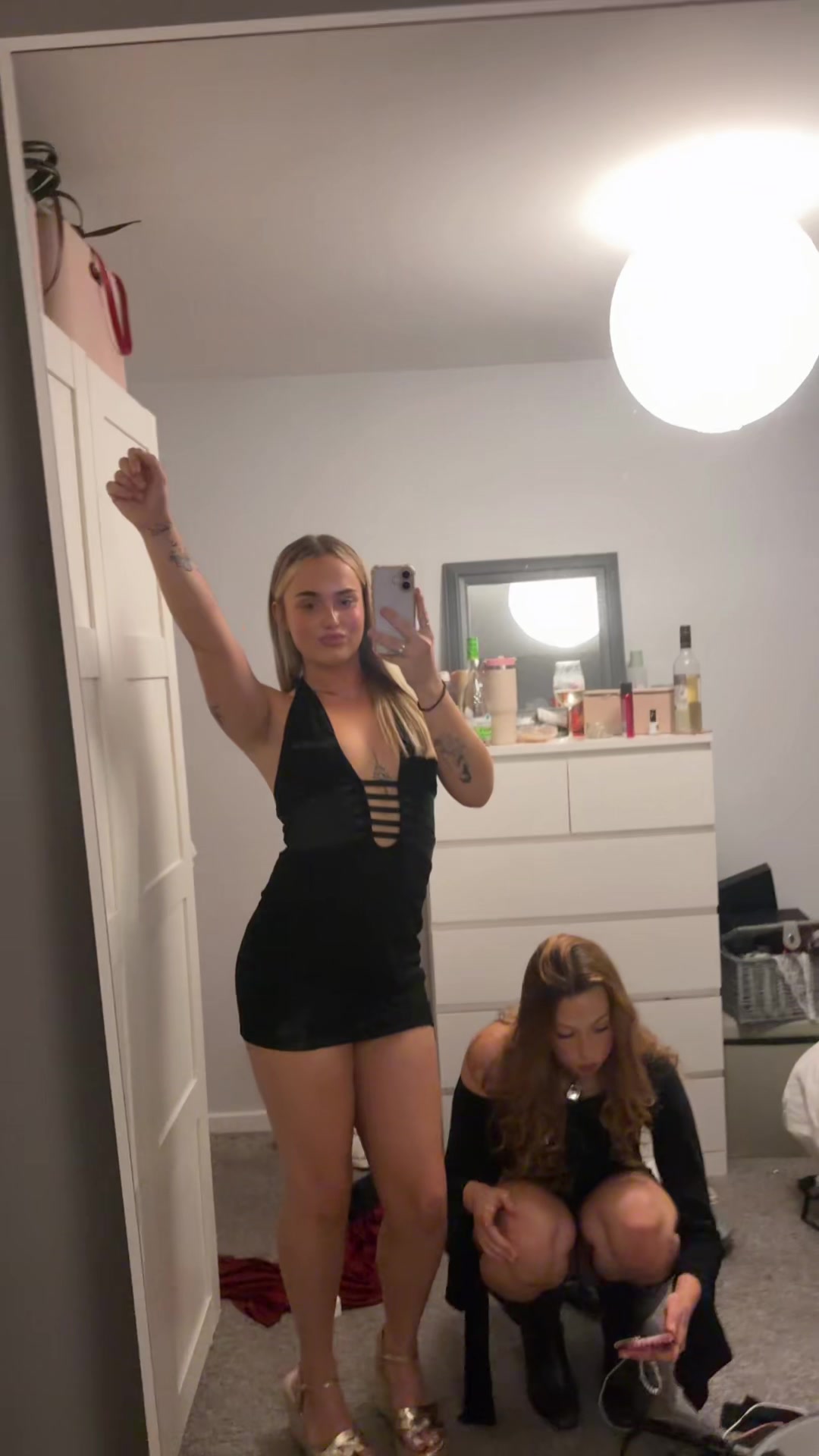 @bella