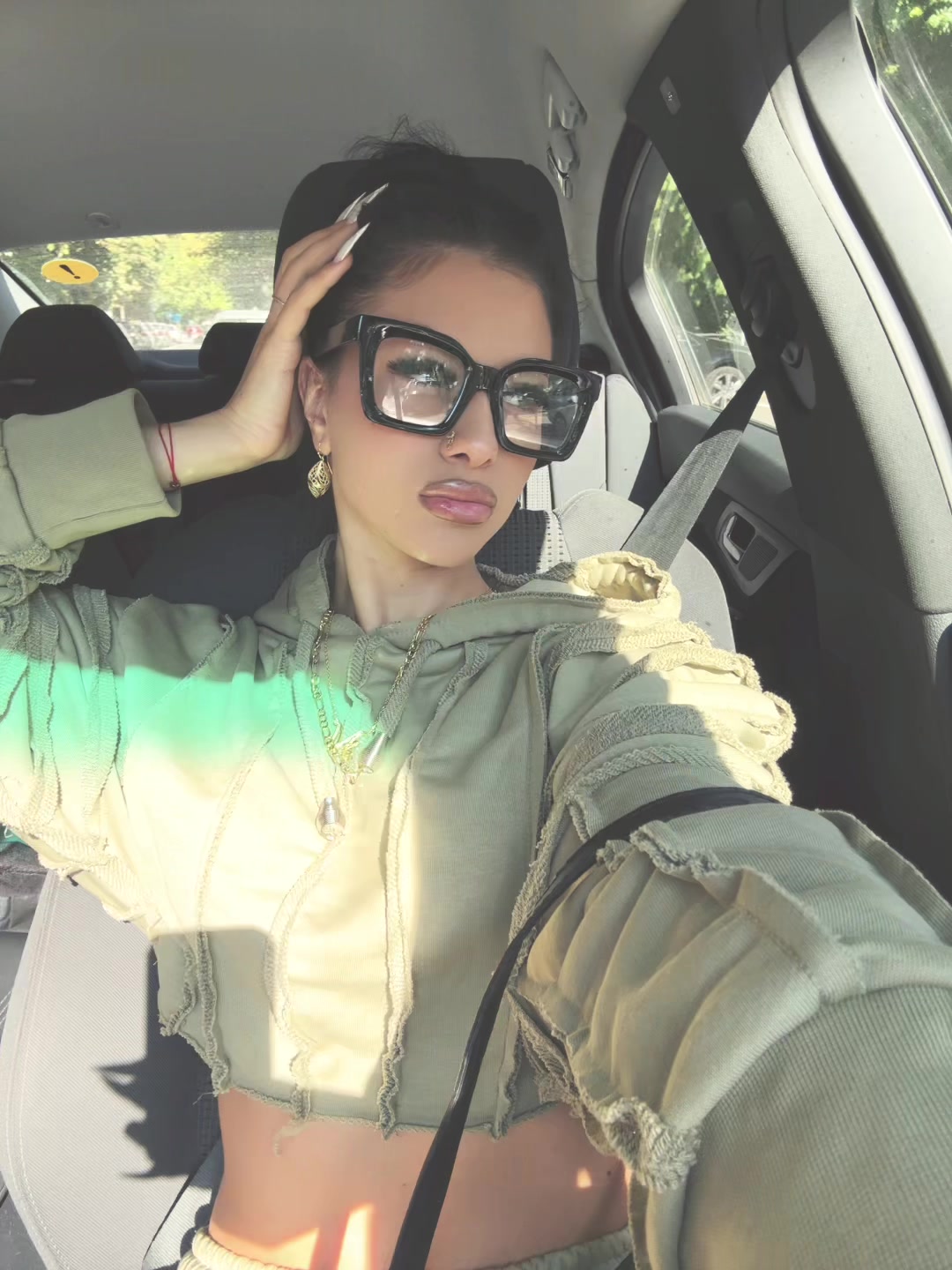 @loryyy