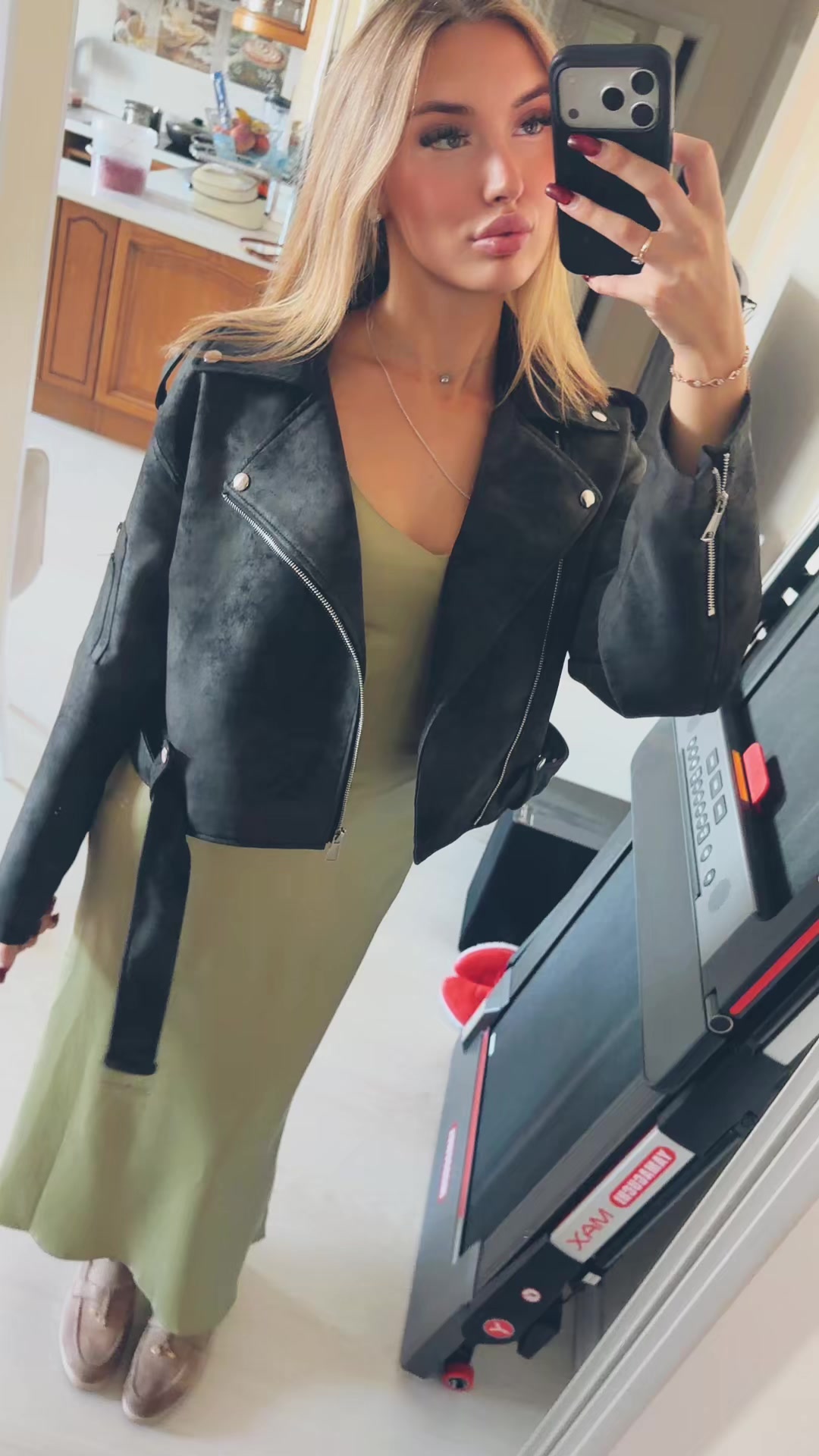 @𝐴𝐿𝐼𝑆𝐴👑