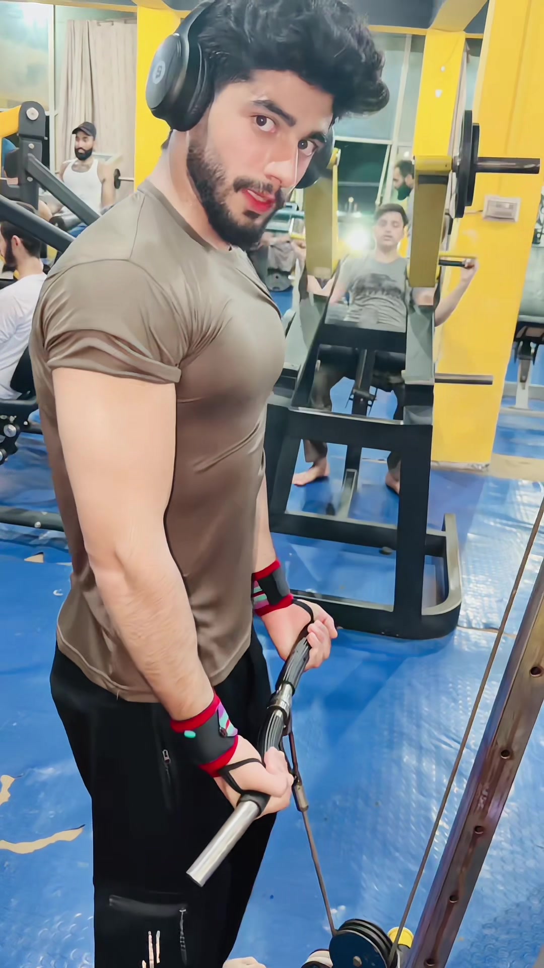 @usman hu yarr😍
