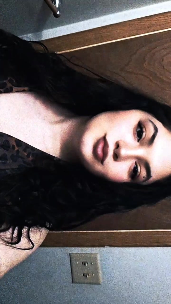 @𝒩𝒾𝓀𝓀𝒾❦
