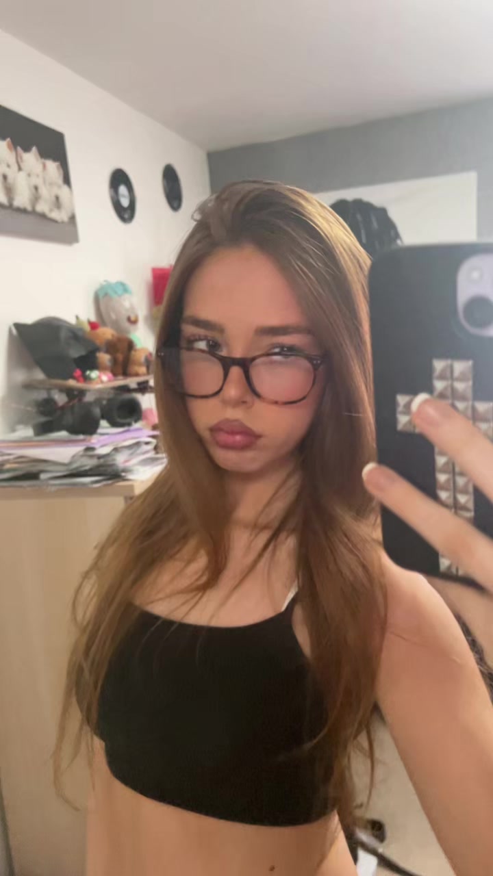 @✱