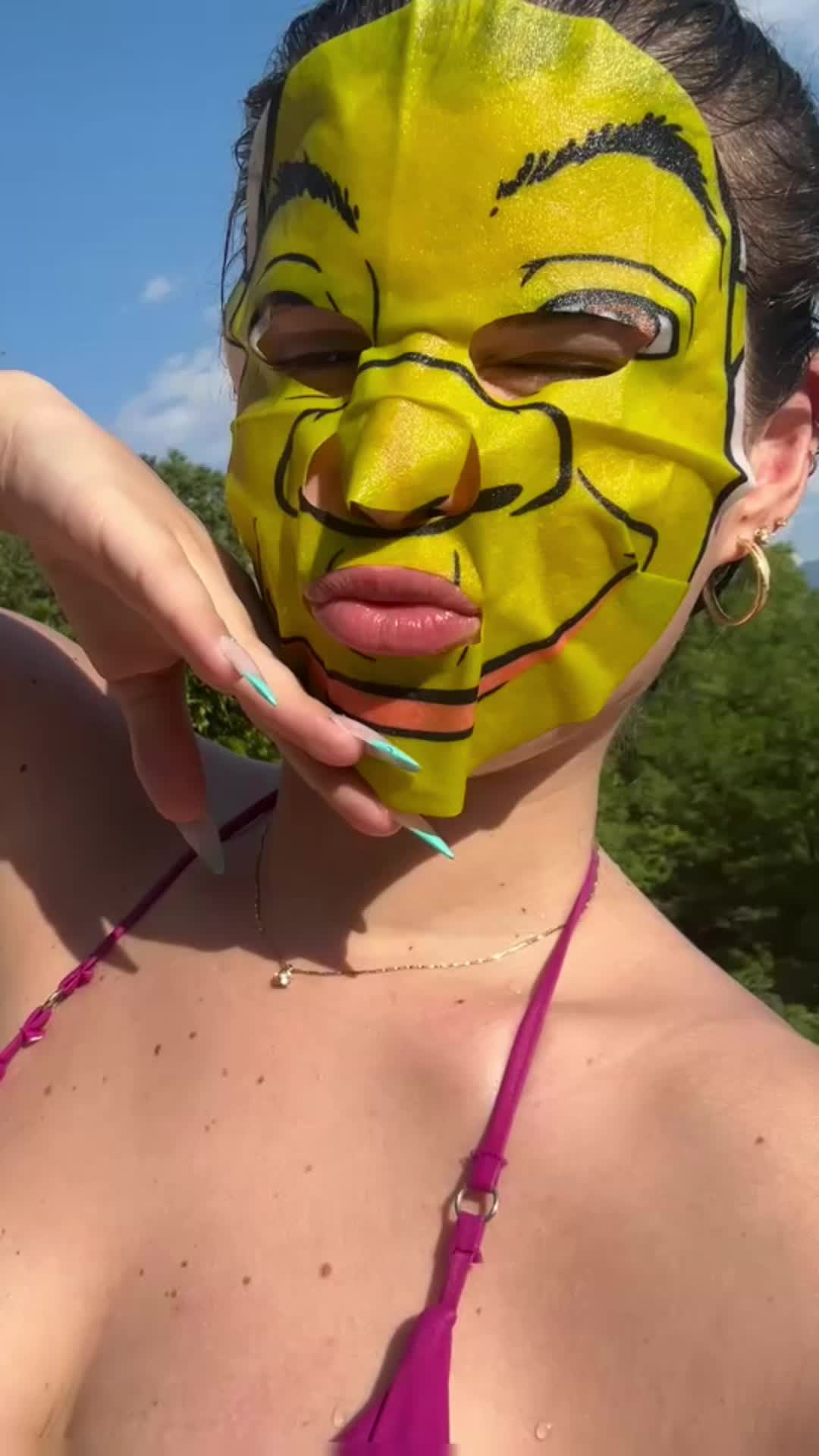 @_fefe_