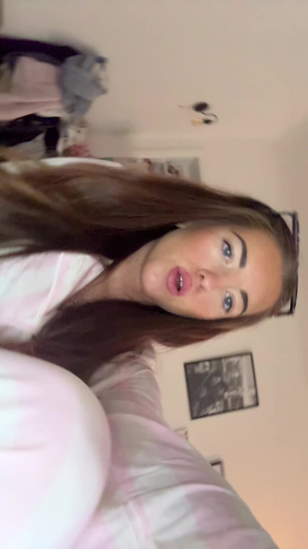 @ES