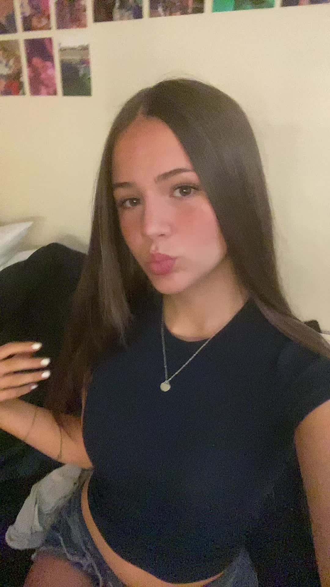 @✦𝐸𝑚𝑒𝑙𝑖𝑒 🐞