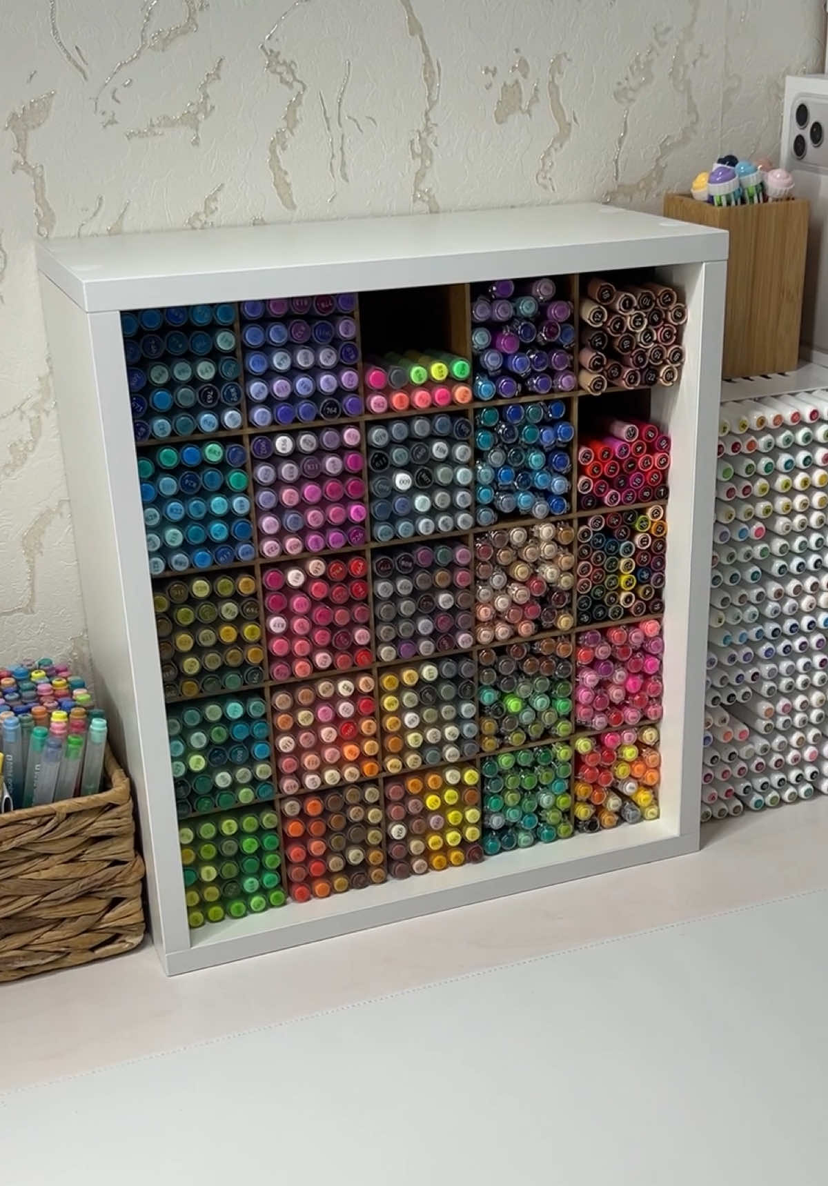 @Dary_coloring