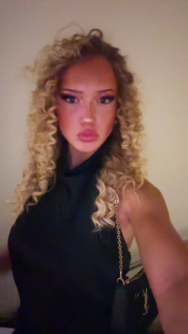 @_leasofie_