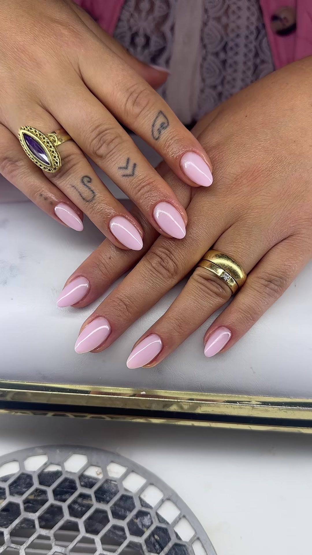 @Hairartist_nails