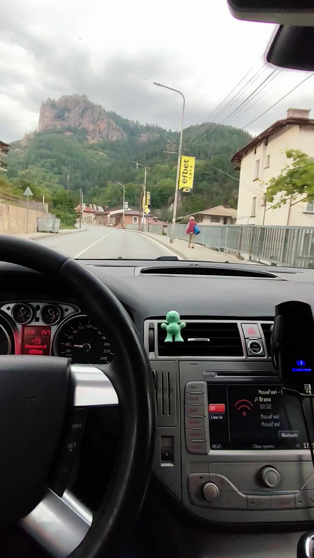 @Стоян 🇧🇬