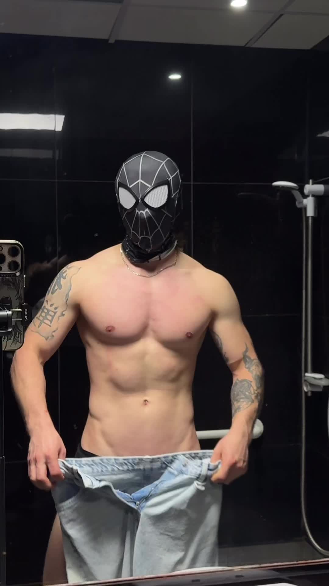 @Angolzi