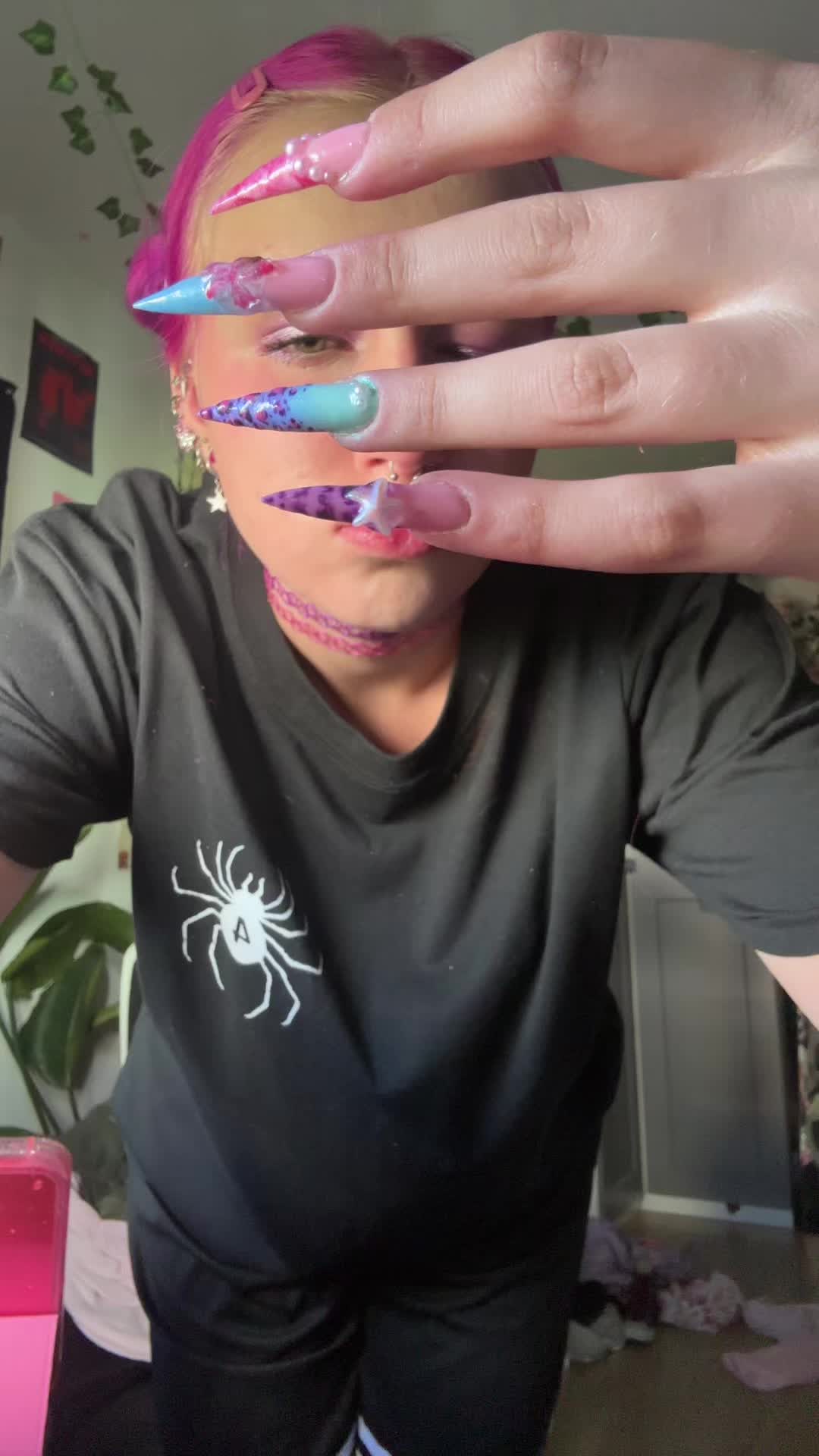 @ur.favpinkie