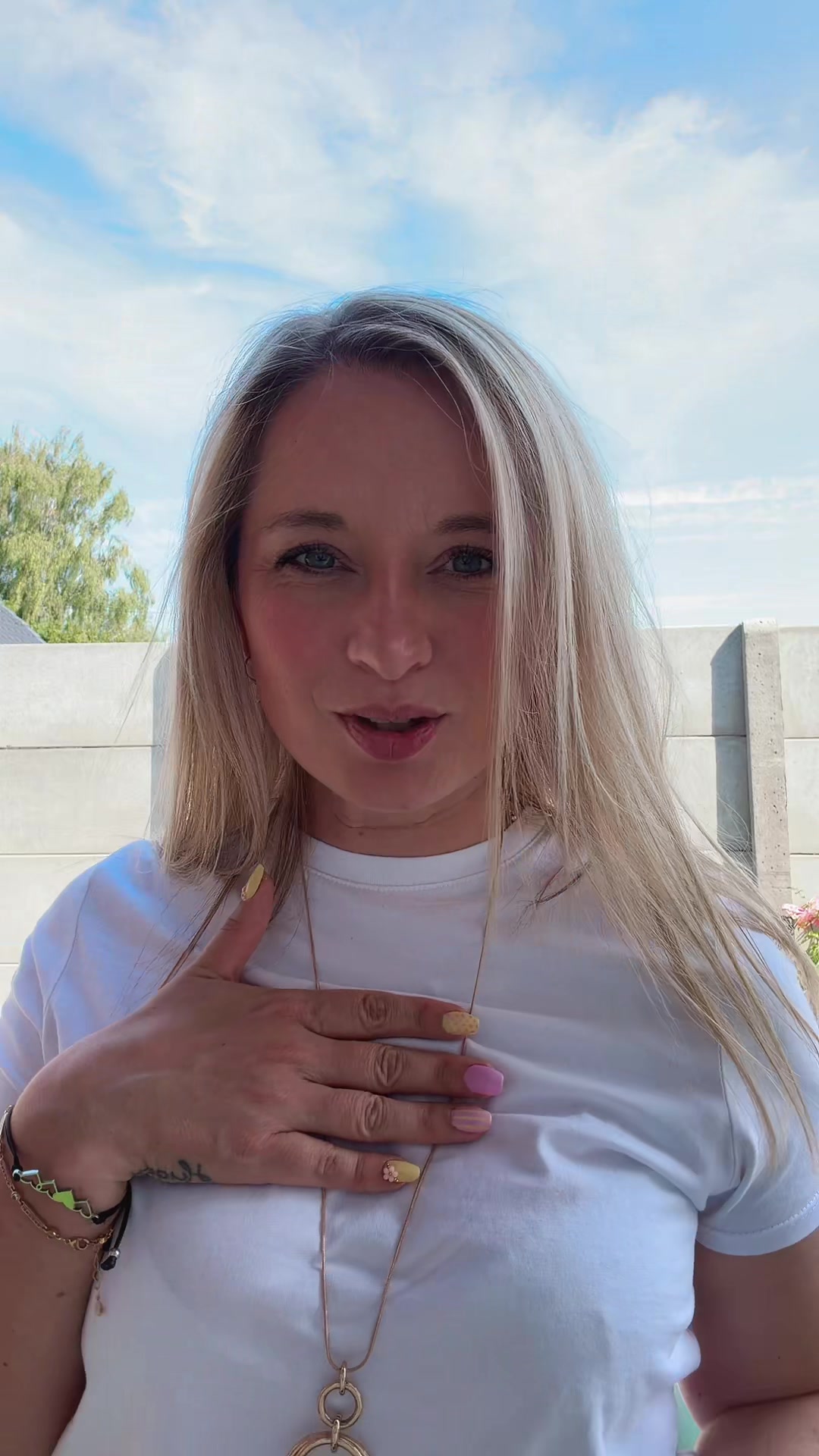 @Elodie