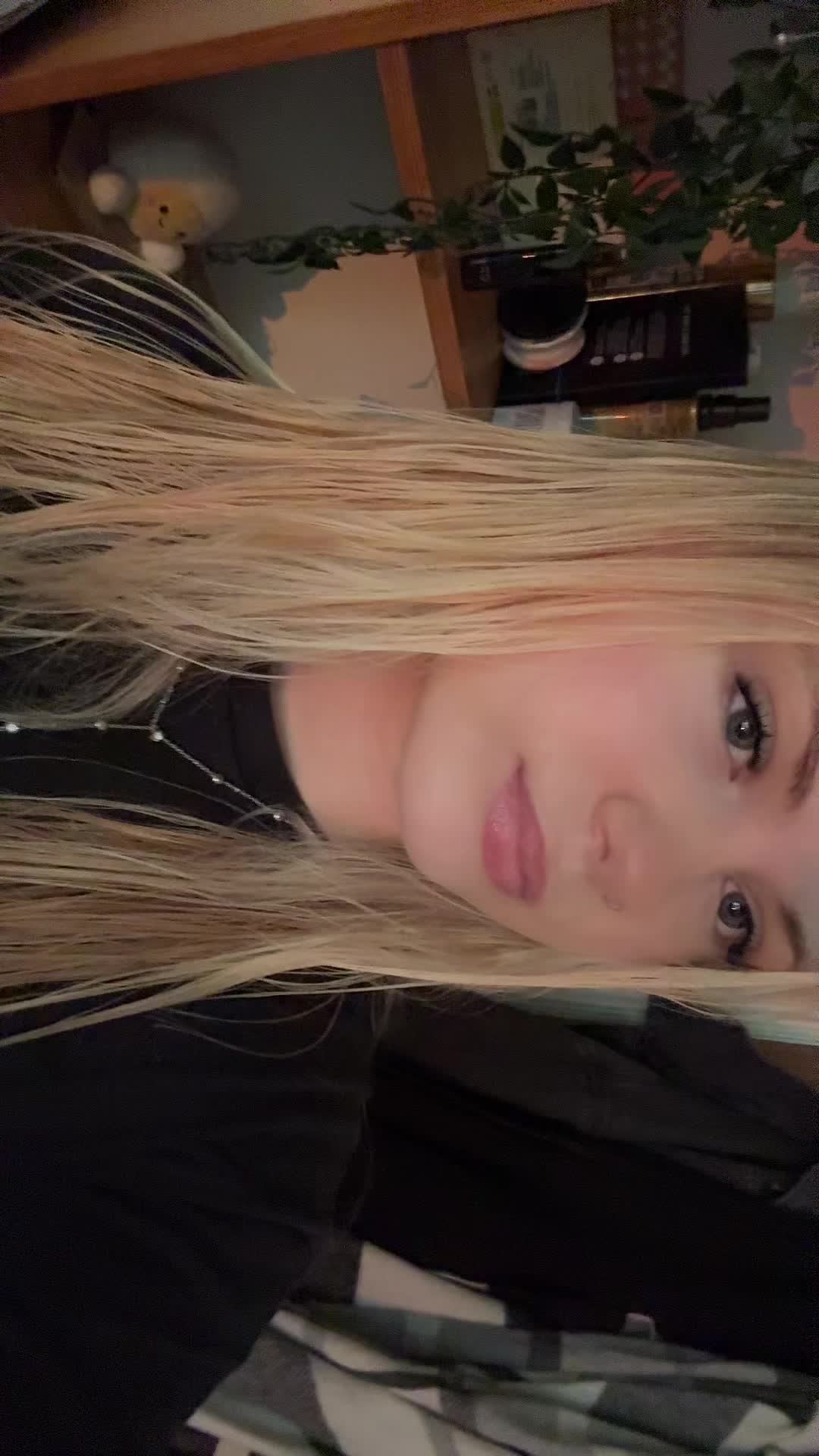 @M 🍒