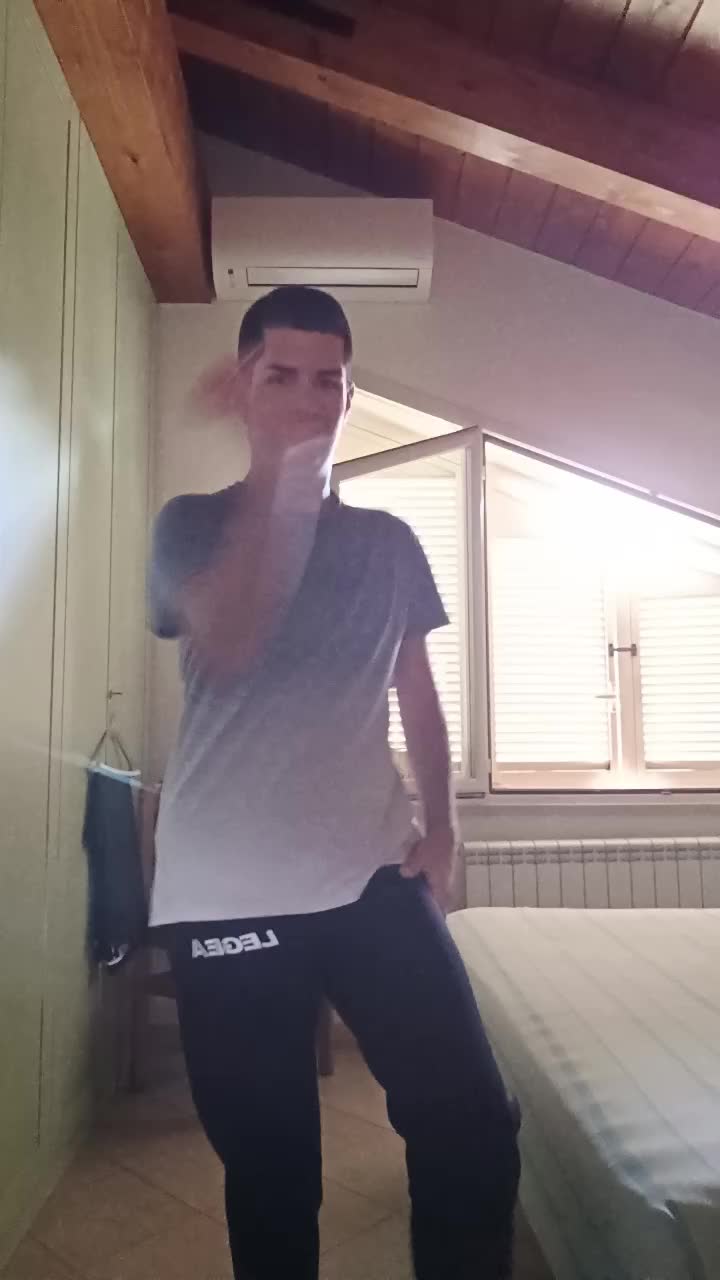 @Angelovolpe2000@1