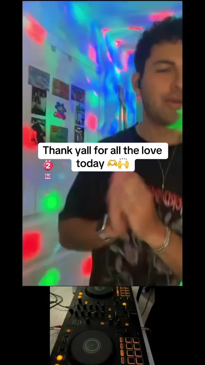 @DJ Gio 💿⚡️(Giovanni Gallarzo)