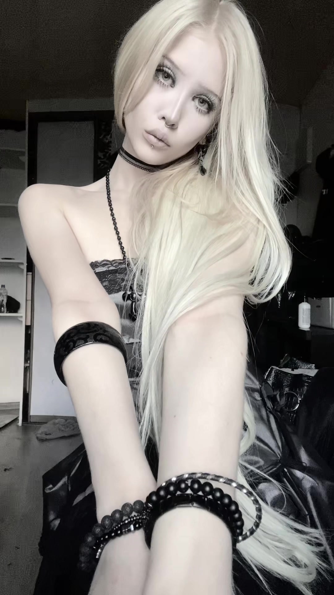 @damnwitchq