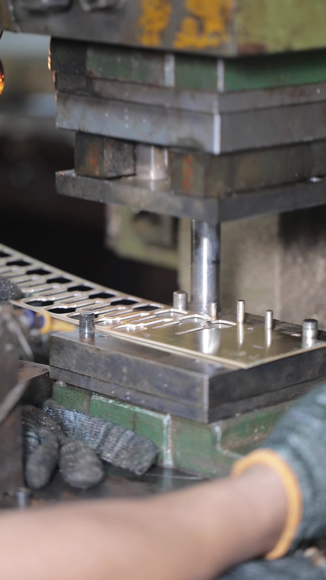 @Lock cylinder factory