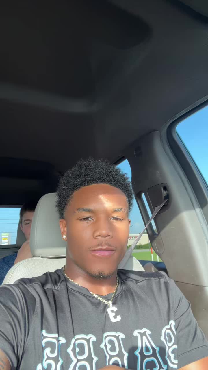 @Jayswrld