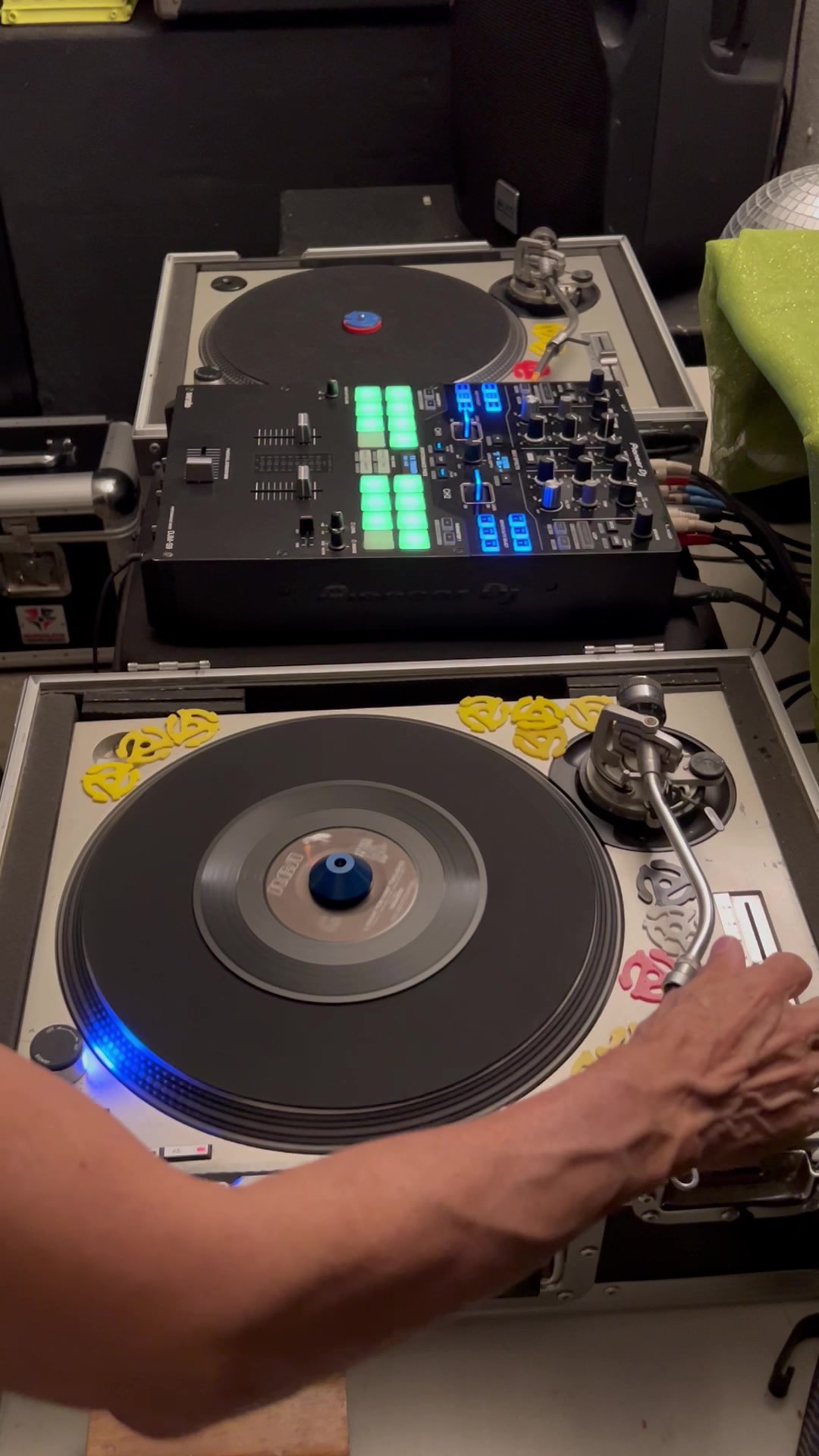@DJ V
