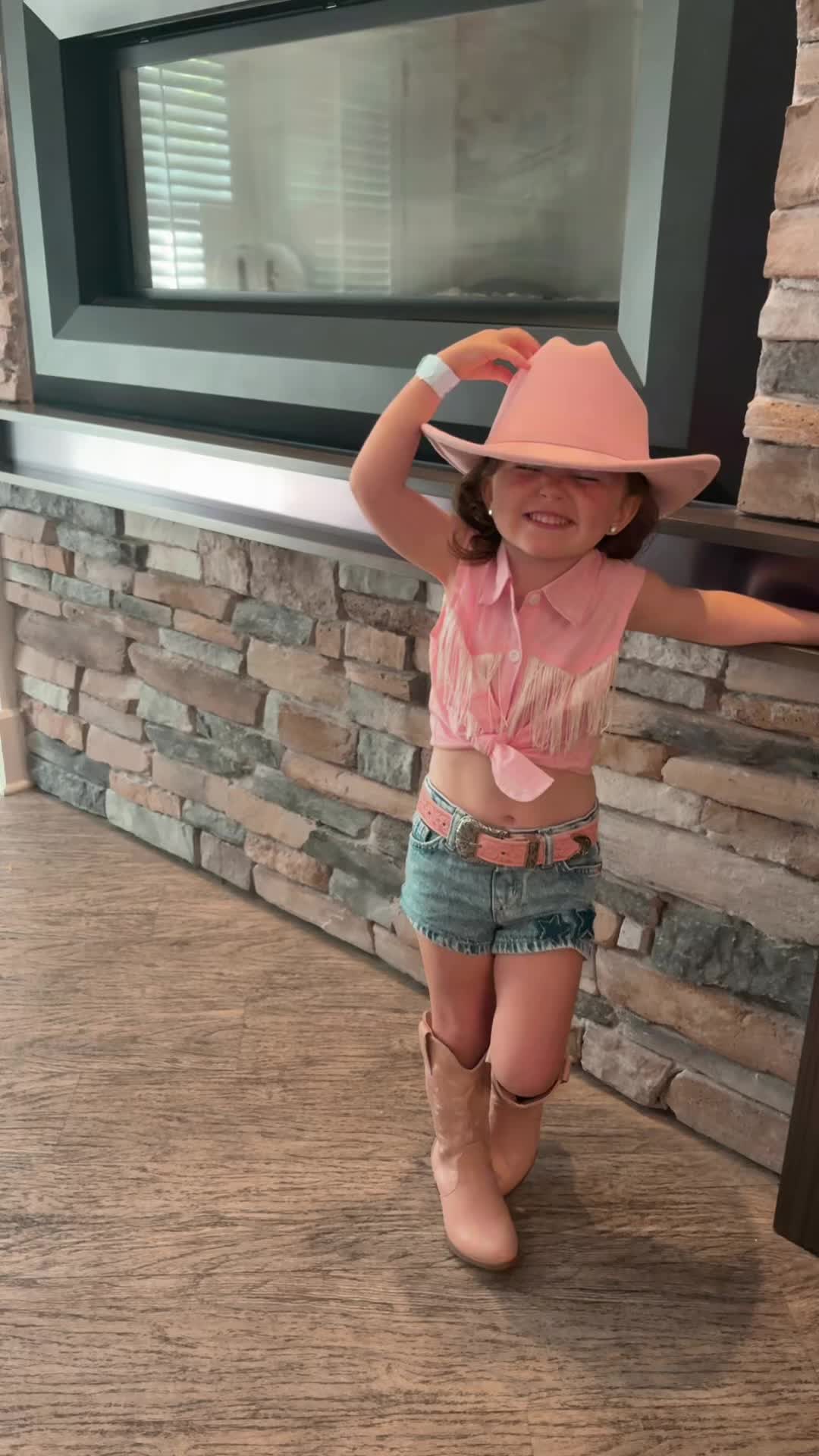 @Ann_delaney_