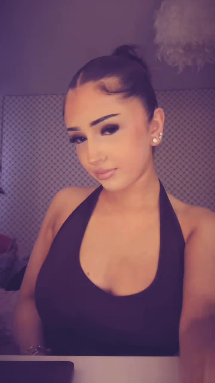 @𝐓