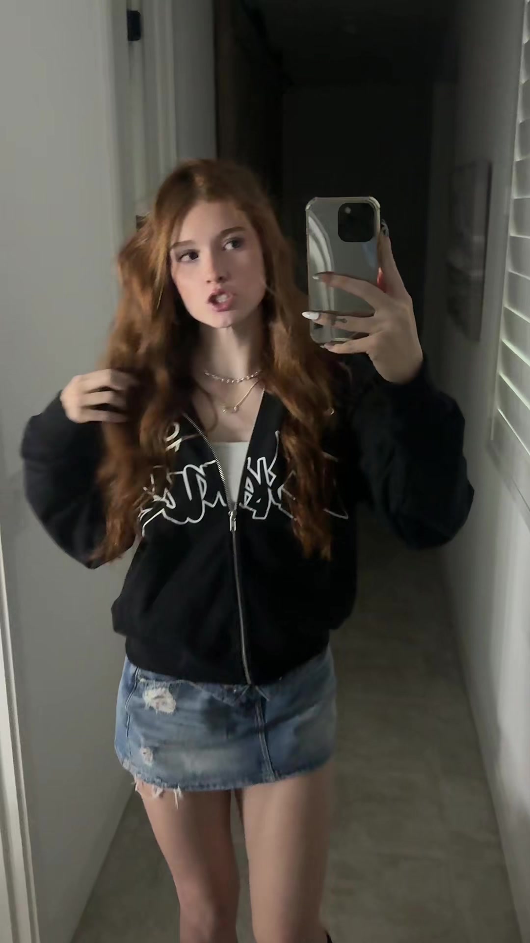 @bella