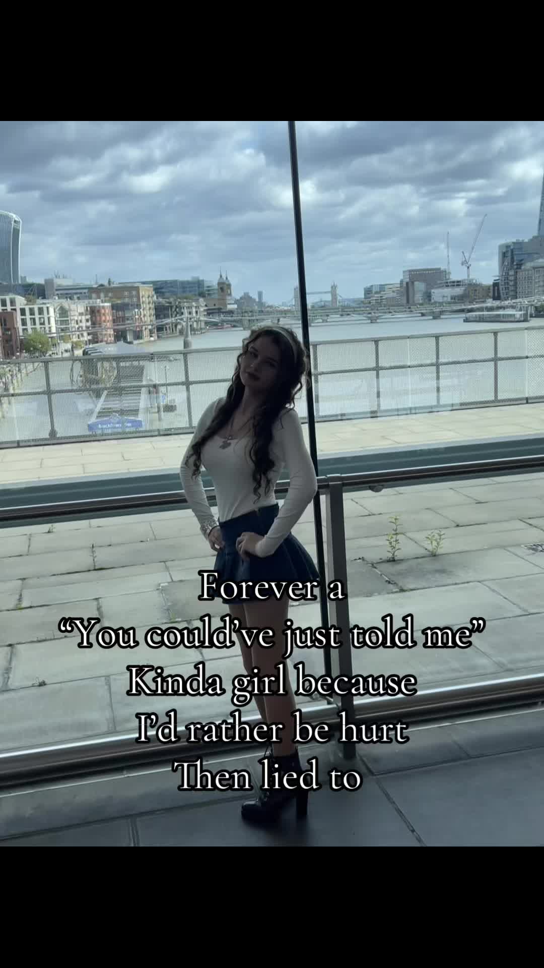@𝒲