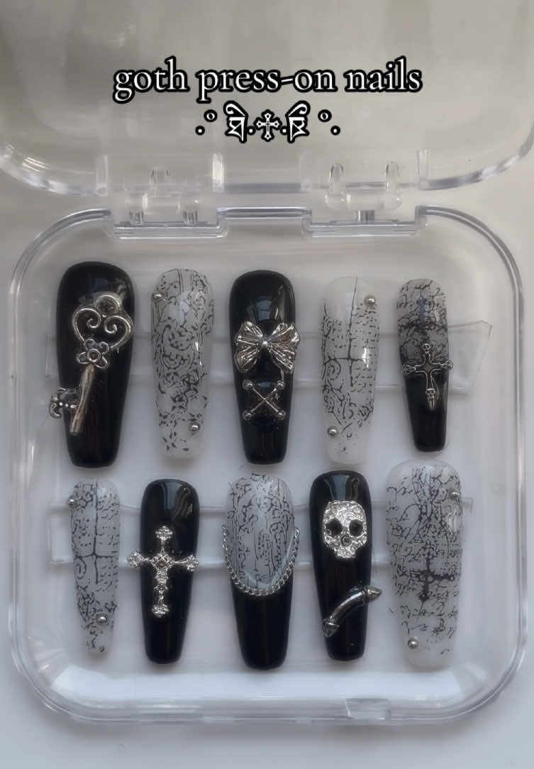 @𝓂𝒶𝓏𝓏𝓎༒˚˖ | press on nails