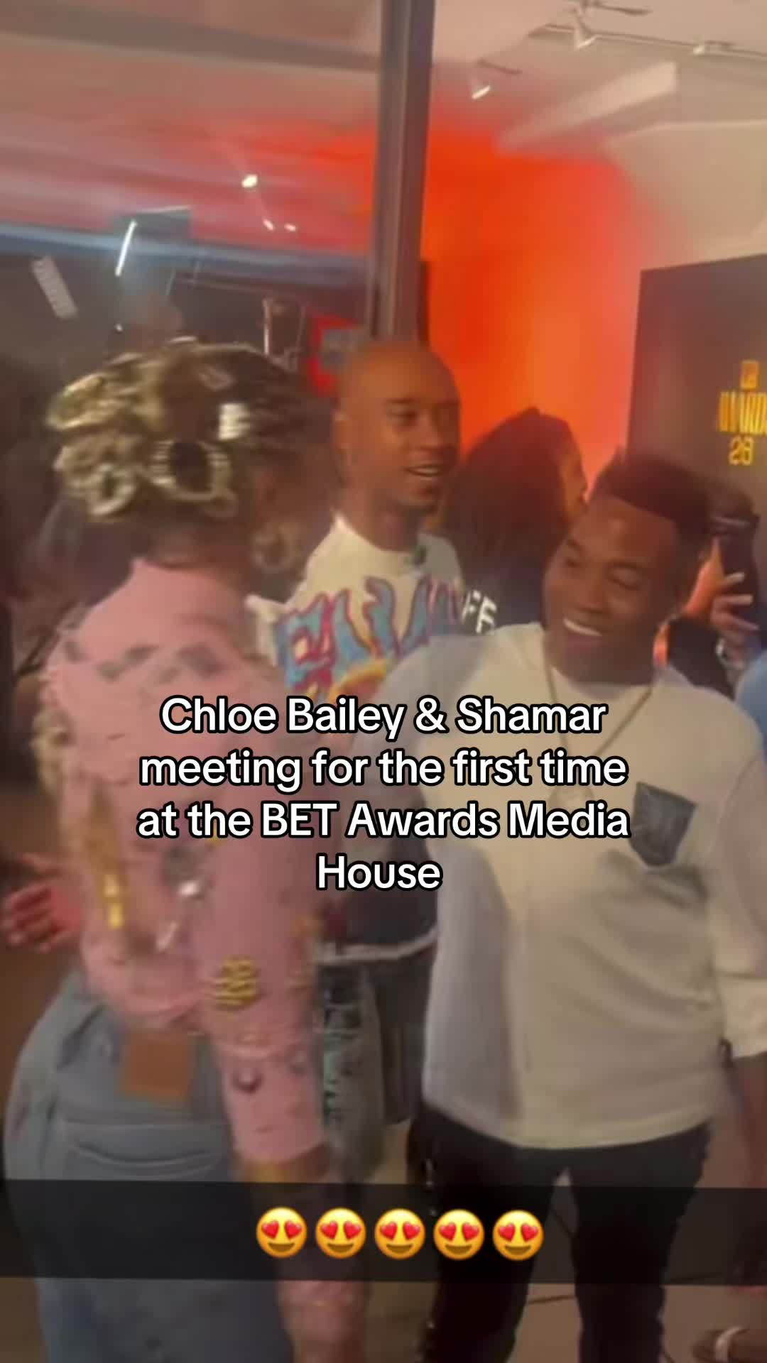 @The Chl&ouml;e x Halle Room