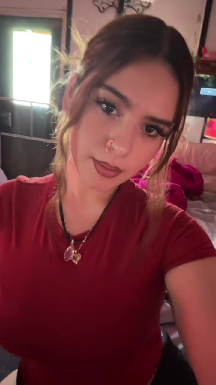@Claudia โฑ