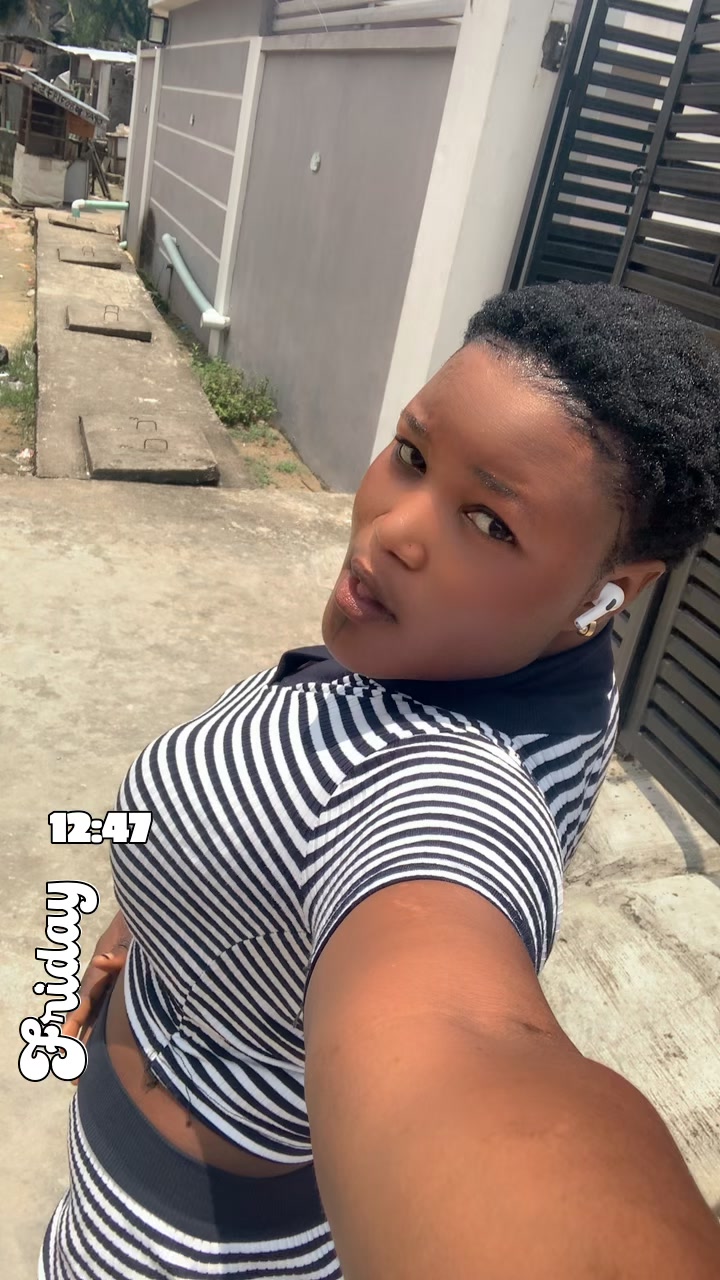 @Anikeade💕💕🥹