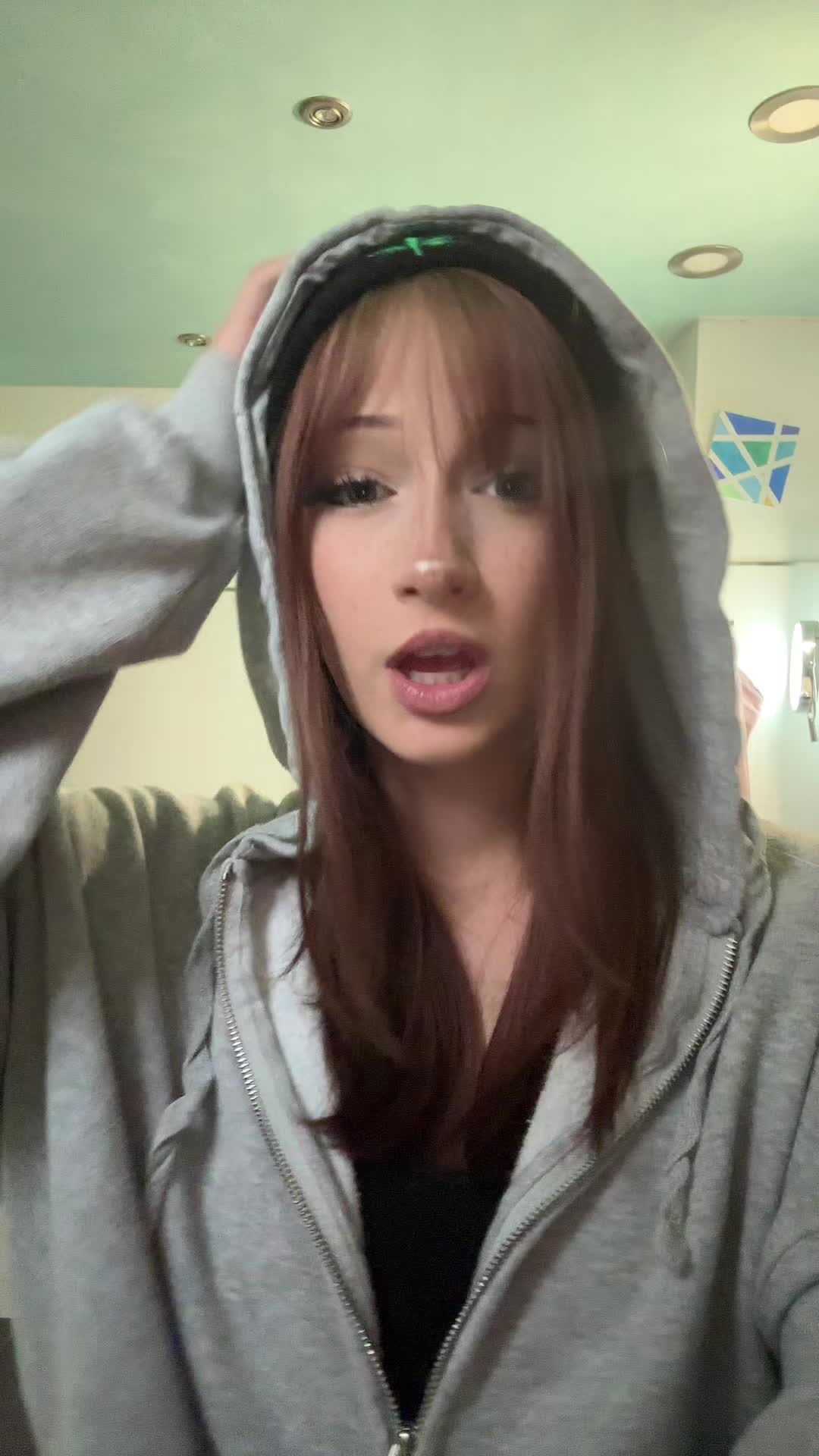 @Elina🦇