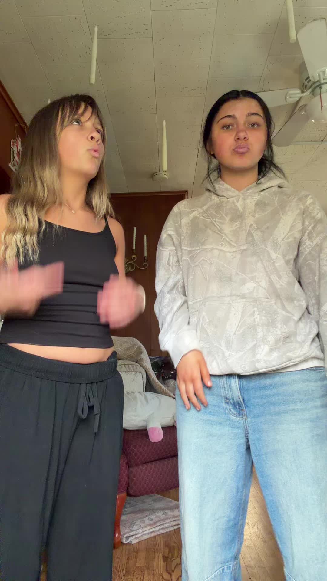 @𝘢𝘶𝘣𝘳𝘦𝘺 𝘦𝘭𝘪𝘴𝘦