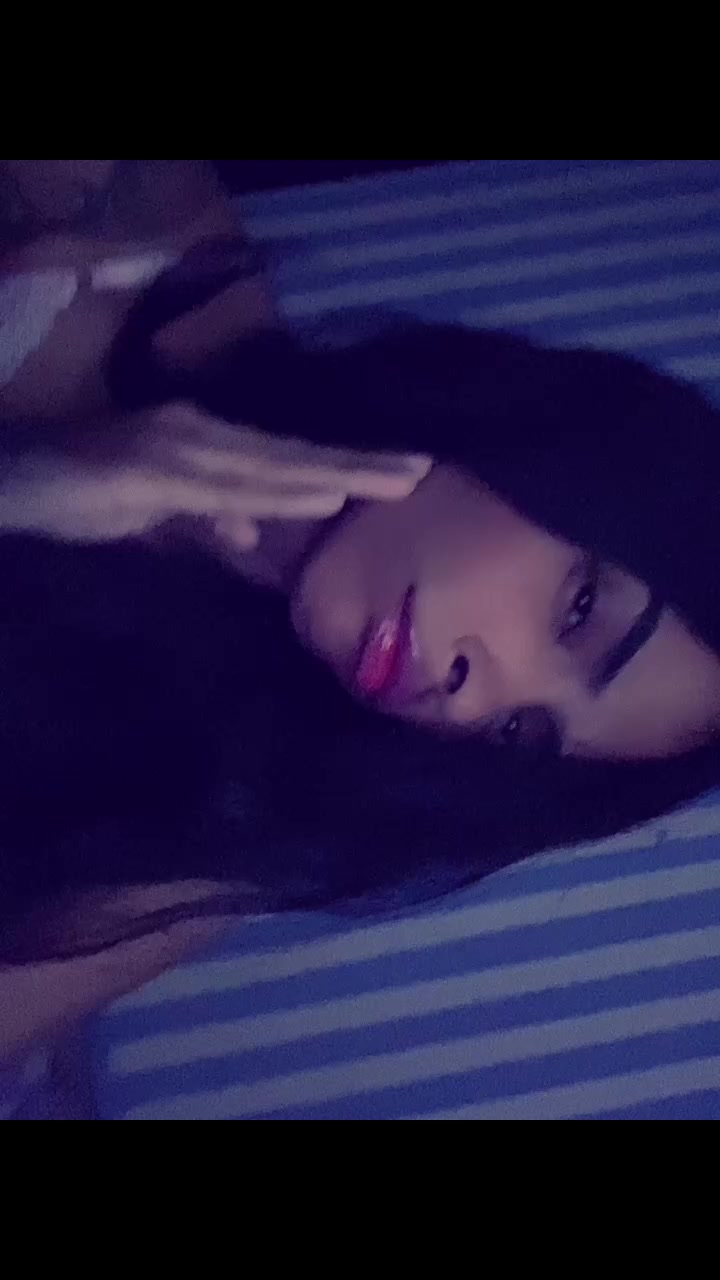 @Vit&oacute;ria 🖤