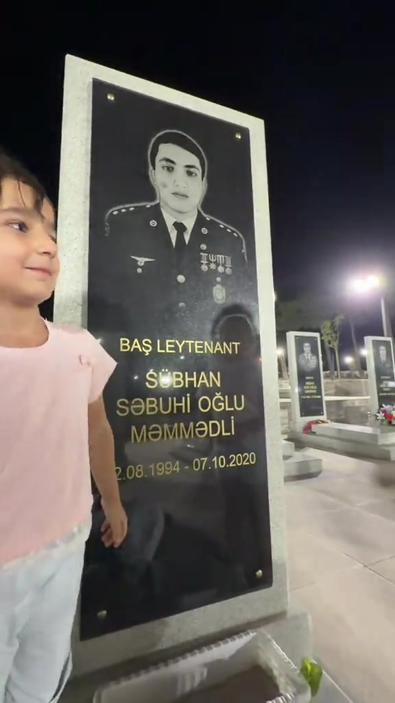 @★彡 VİNİSDON 彡★