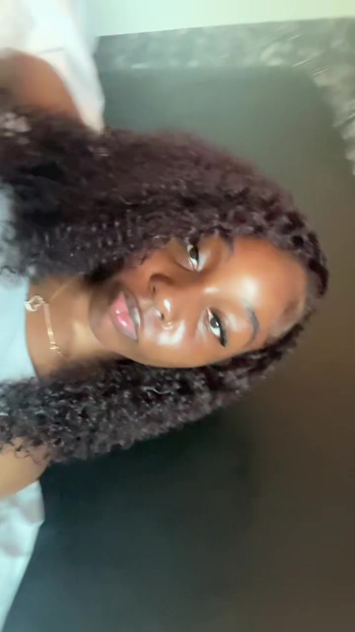 @RIRI💕.