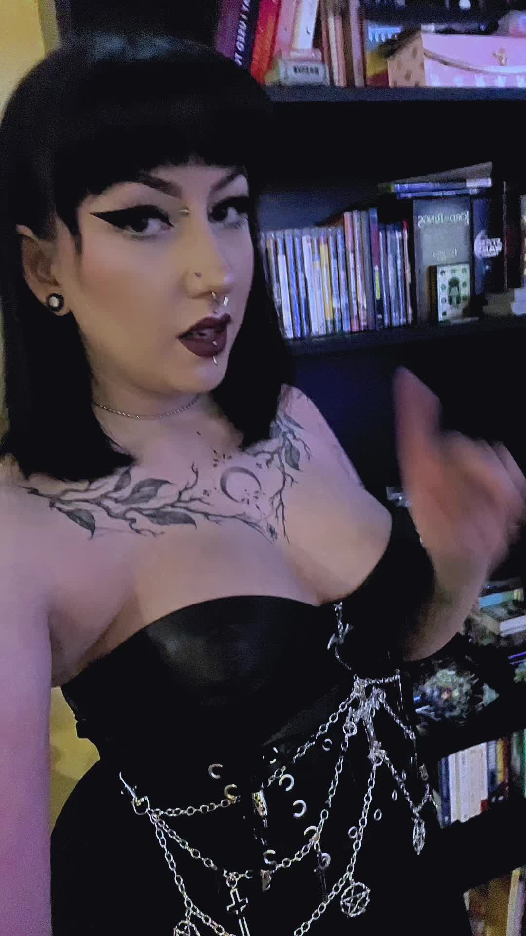 @𝕬𝖒𝖊𝖑𝖎𝖆 🖤