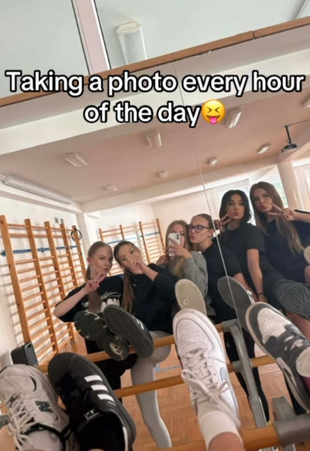 @sixterhood