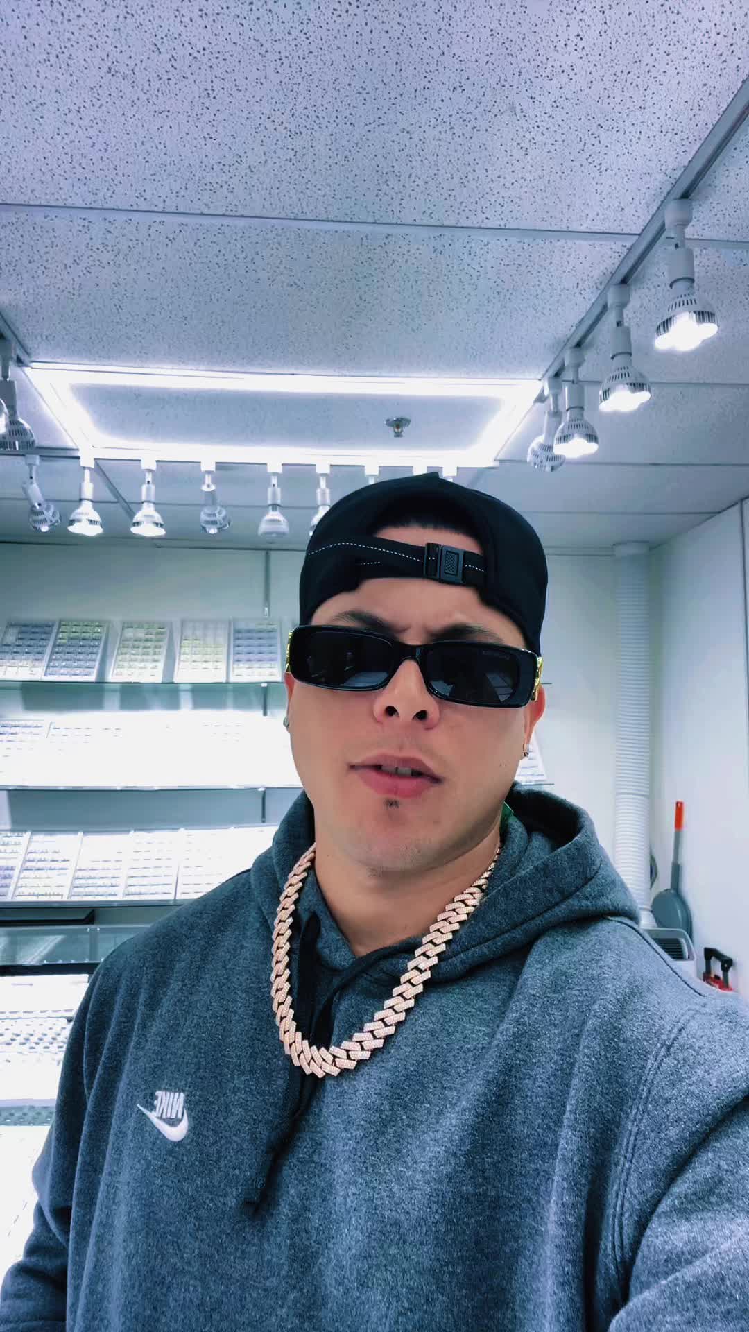 @yanders2131