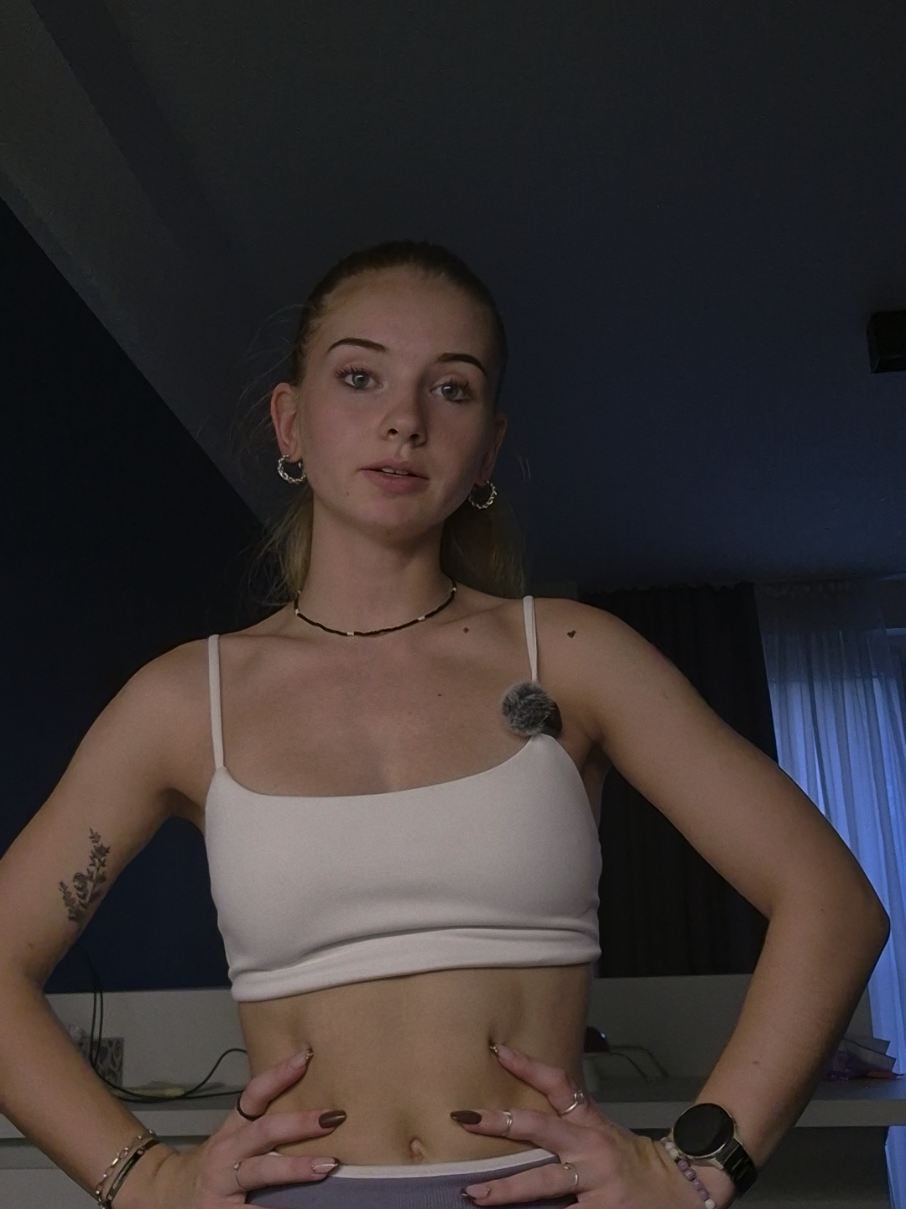 @Xenie🦋