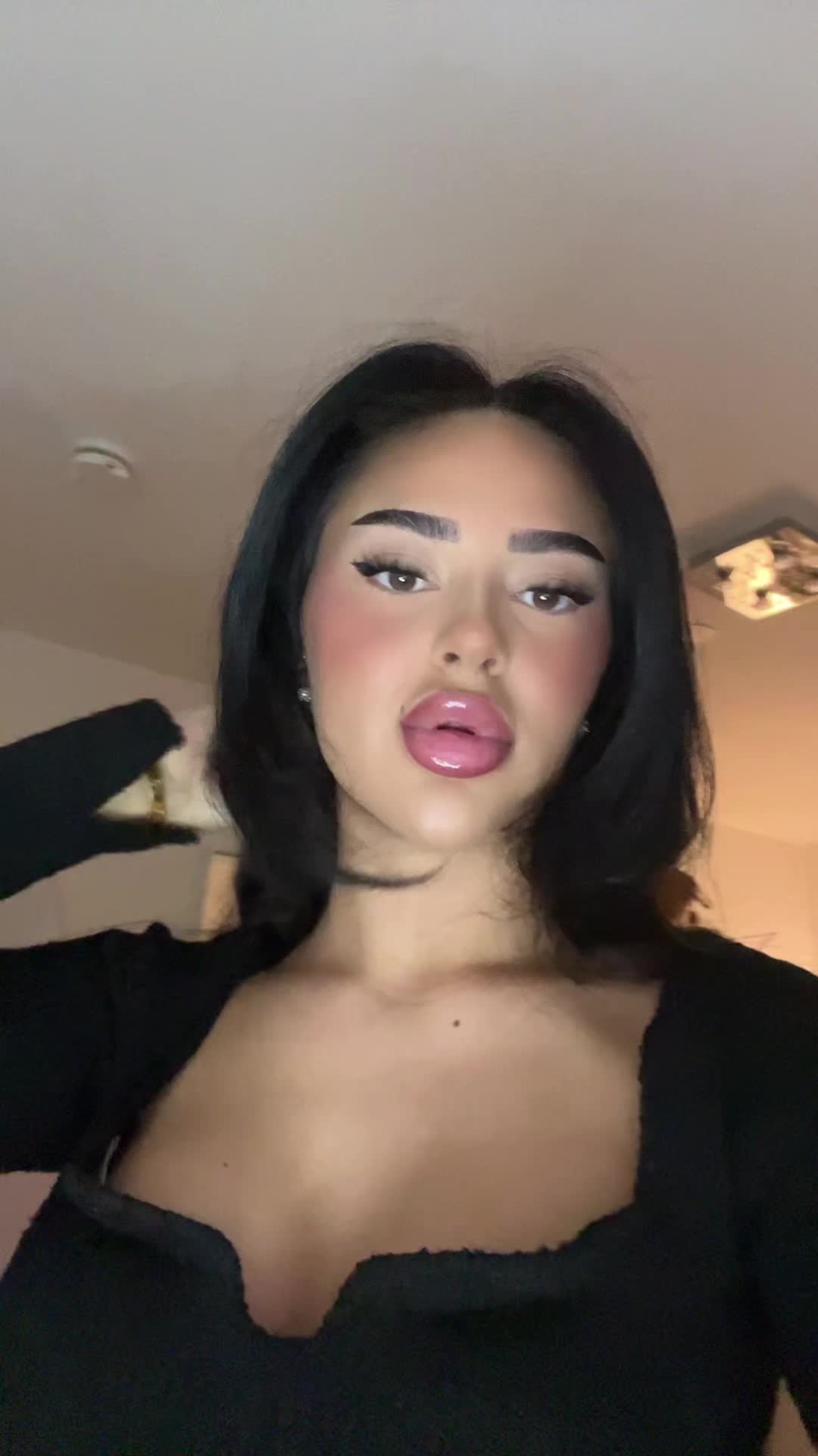 @M E R Y E M