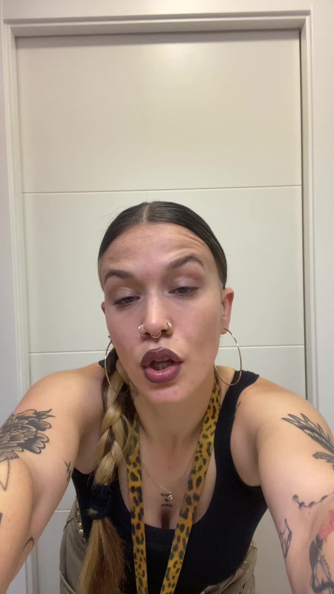 @JuliKa