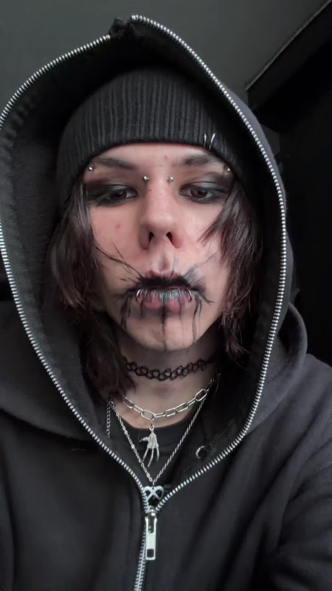 @bladeisonmywrist