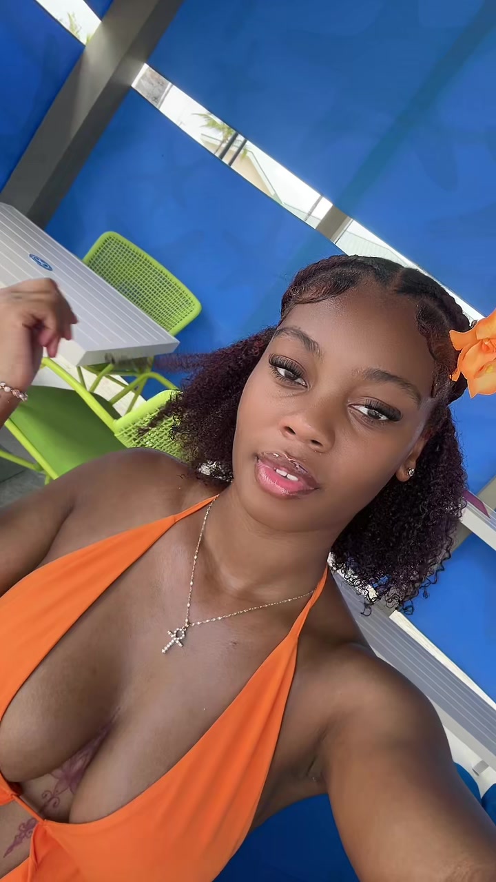@Fefe🌺