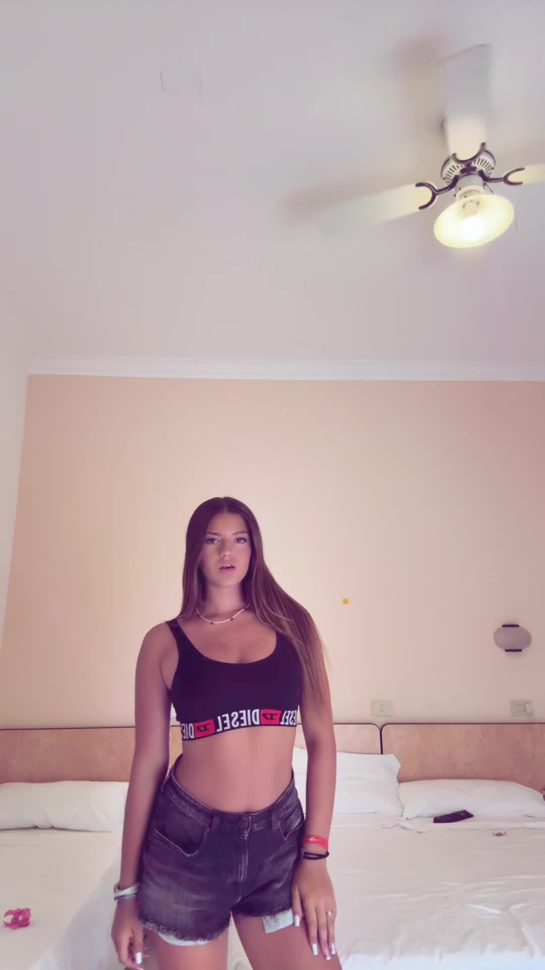 @cloecarpino__