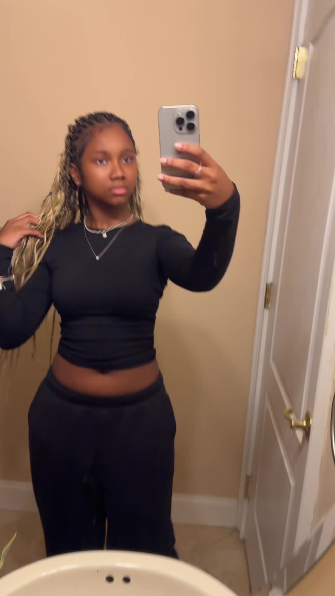 @shakethatass327